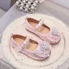 Zapatos de Cuero Pequeños de Moda de Color Sólido para Niñas 2026 Otoño Primavera Nuevo Estilo Mariposa con Pedrería Perla Princesa Zapatos de Cuero Individuales para Niña Pequeña