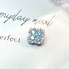 Pendientes de Aleación de Titanio F-136 de Trébol de Cuatro Hojas con Diamantes Completos Pendientes de Labio con Rosca Interna de Titanio G23 Joyería para Piercing Cabeza