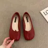 Sapatos Pretos de Porco com Bolinhas, Bico Dividido, Baixos, para Mulheres 2026 Novo Outono Moda de Bolinhas Loafers de Nicho para Mulheres