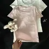 Camiseta de Manga Corta con Cuello en U para Mujer, Estilo Coreano, Bordado Dulce de Perro Dachshund, Top Delgado de Verano con Diseño de Lazo 3D, Moderno