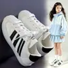 Zapatillas Infantiles con Puntera Reforzada Anti-Patadas Modelo Nuevo Otoño 2026 Zapatos Casuales Ligeros para Niños Zapatos Versátiles Forrest Gump para Niñas