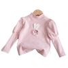 Camiseta Dulce para Niñas, Nuevo Estilo Otoño 2026, Versátil y Elegante con Diseño de Conejo 3D, Camiseta Base de Cuello Medio Alto