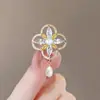 Broche com Acabamento de Luxo, Estilo Nicho e Simples, Alfinete de Roupa, Acessório de Pérola para Terno, Broche