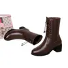 Botines de piel suave para mujer, nuevo estilo invierno 2026, forrados de felpa, tacón medio, botas de mujer de moda, botas de media caña con punta redonda, botas Martin, botas de montar