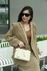 Bolso Pequeño Cuadrado Retro de Gama Alta 2026 Nuevo Bolso para Mujer Bolso de Hombro Exquisito Bolso de Cuero Genuino para Mujer Bolso Tote de Estilo Nicho