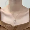 Elegante Collar con Colgante de Calabaza Dorada Pulsera para Mujer con Artesanía Pesada y Diamantes Brillantes, Accesorio Elegante y Sofisticado para Suéteres de Otoño e Invierno