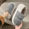 Chinelos de Algodão Impermeáveis com Tecido de Penas para Mulheres, Sapatos de Algodão Quentes de Inverno para Casa Indoor, Sapatos Espessos Antiderrapantes para Uso Externo para Homens