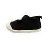 Zapatos de Lona Antipatadas de Punta Cerrada de Moda para Niños y Niñas, Zapatos Bajos de Lona Blanca Casual con Velcro y Suela Suave de TPR para Verano