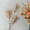 Materiais Florais para Véspera de Ano Novo Transfronteiriços, Eucalipto, Pequenas Frutas Vermelhas, Flores Artificiais Douradas para Festas de Natal e Ano Novo