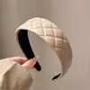 Faixa de Cabeça Outono e Inverno para Mulheres, Faixa de Cabeça de Aba Larga para Lavar o Rosto, Coque de Cabelo Retrô com Topo Alto, Acessório de Cabeça de Luxo Acessível para Uso Externo