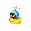 Pato Amarillo de Moda en Redes Sociales Decoración para Coche, Pato Motociclista con Casco Estilo Influencer de Redes Sociales Tiktok