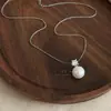 Colar de Pérolas Prateadas Luxuoso e Versátil para Mulheres, Gargantilha Verão Clareadora de Temperamento, Corrente de Clavícula de Nicho de Luxo Leve