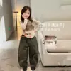 Blusa casual de outono confortável e estilosa com estampa de desenho animado para meninas, tamanho 26, camiseta versátil de manga comprida com tema de animal para crianças