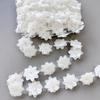 Tela de malla con flores pétalos tridimensionales hechos a mano anillo para el pelo de niños flor para el pelo diseño de perlas decorativas para ropa materiales DIY