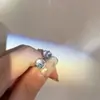 Brincos de Prata Pura 999 Coroa Seis Garras para Mulheres, Simples, Compactos, Zircônia Rosa Exquisita, Amigáveis para a Pele, Brincos Versáteis, Atacado
