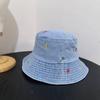 Bonito Sombrero de Pescador de Mezclilla Bordado de Dibujos Animados Moda Femenina Versátil Estilo Occidental Callejero Casual Sombrero Cubeta con Texto para Mostrar el Rostro de Moda