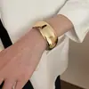 Pulseira Aberta Geométrica Irregular Brilhante Estilosa Europeia e Americana Moda Versátil Elegante Luxo Acessível Joias de Alto Padrão