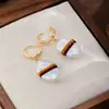 Pendientes de Perlas Barrocas Estilo Étnico, Sensación de Lujo Ligero y Gama Alta, Pendientes Enrollados a Mano con Alambre de Cobre, Pendientes Elegantes y de Gama Alta
