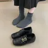Primer Encuentro con los Nuevos Mocasines Slip-On de la Temporada con Hebilla Retro Tallada Estilo Británico de 4 cm de Altura para Personas Menudas