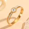 Versátil Transfronterizo Acero Inoxidable Electrochapado al Vacío Joyería Flor Pequeña Patrón de Ojo Varios Brazaletes para Mujer Brazaletes de Diamante