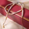 Collar de perlas de lujo ligero de colores mixtos para otoño e invierno, nueva y popular cadena de clavícula de moda, cadena de cuello de caramelo de alta calidad para las cuatro estaciones.