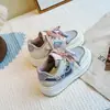 Zapatillas para Niña 2025 Verano Nuevas Suela Suave Dibujos Animados Zapatos Casuales para Niños Zapatos de Princesa para Niña Zapatos de Plataforma para Niños Medianos y Grandes