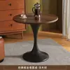 Mesa Redonda de Comedor Nórdica Casual Retro Nogal Pequeña Mesa Redonda para Hogar Apartamentos Pequeños Balcón Tulipa Mesa de Café Reunión Mesa de Té con Leche