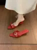 Sandálias elegantes Chuyuji de bico fino estilo francês para mulheres, novo calçado de verão para uso externo, chinelos chiques estilo socialite