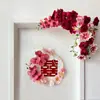 Se Usan Flores Artificiales para Decorar la Esquina de la Puerta de la Habitación de la Novia para Decoración de Boda. Se Usan Flores Artificiales Para Decorar la Puerta del Dormitorio del Novio