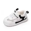 Zapatos de bebé y niño pequeño verano malla grande transpirables zapatilla de bebé niña zapatos funcionales para bebé venta al por mayor MY23-5