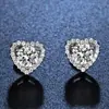 Brinco de coração com microincrustação de diamante para live de celebridade da internet TikTok design de indústria pesada brinco de diamante de alto carbono coração de pêssego entrega em uma peça