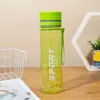 Novo copo de água esportivo simples de grande capacidade portátil ao ar livre esportivo fitness chaleira alto valor de cor plástico copo de água atacado