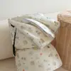 Colcha de punto estilo INS con diseño de nube de dibujos animados para primavera y otoño, colcha de invierno suave y cálida con borde enrollado, lavable a máquina, adecuada para uso en dormitorio