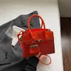 Bolsa de Mão Quadrada Tendência de Primavera e Verão de Alta Qualidade para Mulheres 2026 Nova Moda Bolsa de Ombro Transversal Grande Capacidade Bolsa Retrô