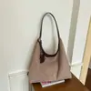 Bolsa de gran capacidad para el día a día para mujer, nuevo modelo de verano 2026, bolso de hombro vintage de nicho de alta gama, bolso tote versátil
