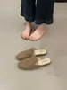 Sandálias Fechadas Retro de Camurça com Strass para Mulheres, Mules Preguiçosas de Calçar, Meio Chinelos Baixos para Primavera/Verão 2026