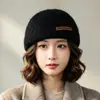 Gorra de Invierno/Otoño 2026 Nueva, con Etiqueta de Cuero, Visera de Punto de Lana, Adelgazante, Moderna, Cálida y Elegante