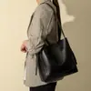 Bolsa Tote Versátil Retro Estilo Coreano para Viajes, Diseño de Nicho, Bolso Cruzado de Hombro Único, Simple y de Alta Gama, Bolso Cubo de Gran Capacidad