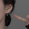 Pendientes de plata de ley 925 para mujer, 2024, nuevos, sencillos, ligeros, de lujo, con diseño de nicho, pendientes de perforación de oreja personalizados de alta calidad.