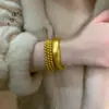 Loja de ouro Puzuo mesmo estilo pulseira de pneu largo de areia dourada antiga versão larga grossa dobrada moda pulseira de alta qualidade