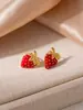 Pendientes de Fresa con Goteo de Aceite de Venta Caliente Transfronterizos, Serie de Frutas de Acero Inoxidable de Lujo Ligero y Gama Alta, Pendientes Dulces y Lindos
