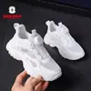 Sapatos Infantis Bobdog Tênis Brancos Infantis Nova Coleção Primavera e Verão Crianças Médias e Grandes Sapatinhos Brancos Sapato Telado Vazado para Meninos e Meninas