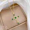 Acero de TitanioEsmeraldaLuz de LujoEstilo de CorteEleganteMagníficoCollar Completo de Diamantes para MujerVersátilCadena para ClavículaCadena de Acero de Titanio