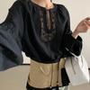 Algumas das Novas Camisas Elegantes Vazadas de Renda Exquisita com Caimento Solto Emagrecedor para Mulheres, Estilo Coreano Inspirado no Francês, Coleção Primavera 2026 Já Estão Disponíveis