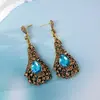 Pendientes Exquisitos de Plata con Aguja Geométrica Incrustada de Diamantes Europeos y Americanos, Pendientes de Lujo Ligero Transfronterizos de Gama Alta, Pendientes de Moda de Nicho para Mujer