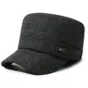 Gorro de invierno para hombre, diseñado para hombres de mediana edad y mayores, proporciona calor y protección para los oídos, con un diseño engrosado de copa plana, y es adecuado para uso en exteriores