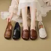 Zapatos de suela blanda para mujeres de mediana edad y mayores, nuevo modelo otoño 2026, cómodos zapatos planos de suela blanda para mamá, mocasines de cuero blando de caña baja