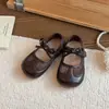 Sandálias Fechadas com Laço de Rede para Meninas, Estilo Novo Primavera/Verão 2026, Sapatos de Couro Macio para Bebês e Crianças Pequenas, Sapatos Elegantes de Princesa