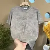 Novos Tops de Moda Tie-Dye Masculinos de Luxo Acessível com Manga Curta para a Primavera de 2025 Camisetas Versáteis de Gola Redonda com Meia Manga