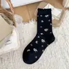 Nuevos calcetines de otoño e invierno para mujer, calcetines de estilo japonés lindos de dibujos animados florales de media pantorrilla con lazo y encaje, calcetines grises